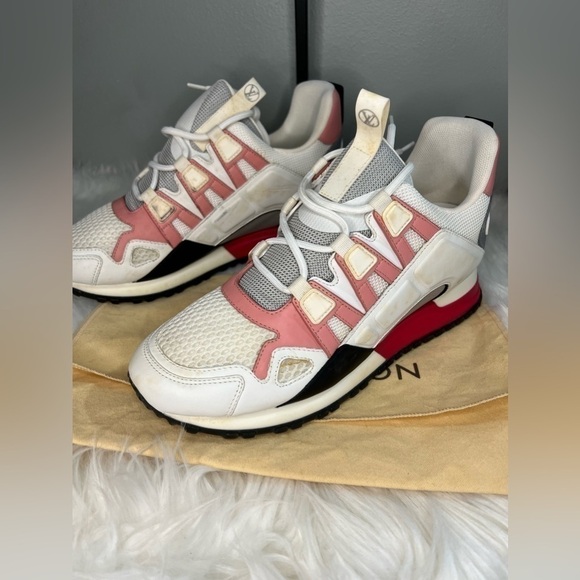 LOUIS vuitton runaway sneaker (38) - Picture 1 of 16